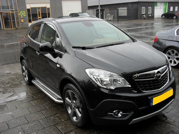 Opel Mokka sidebars 60 mm met RVS trede