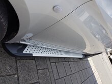 Nissan Qashqai 2007 tot 2010 - aluminium treeplanken grijs - ronde nop