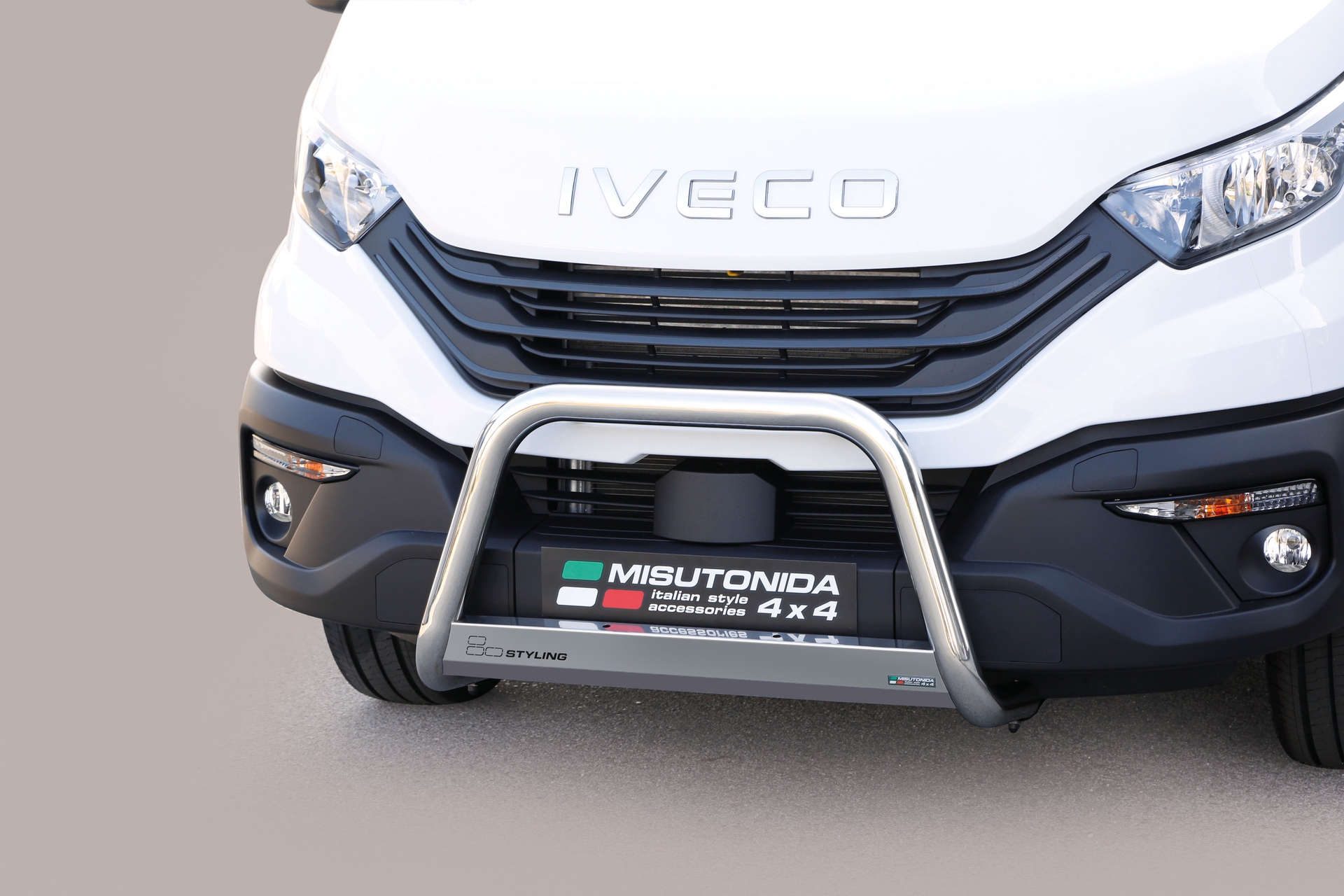 Iveco Daily 2024 tot heden – pushbar Ø 63 mm met CE/EU certificaat - RVS 304 hoogglans gepolijst