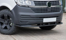 Voorspoiler Volkswagen T6.1 – Zwart Hoogglans