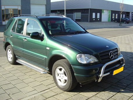 Mercedes ML W163 sidebars 60 mm met RVS trede