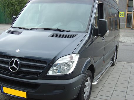 Mercedes Sprinter L1 sidebars 60 mm met RVS trede