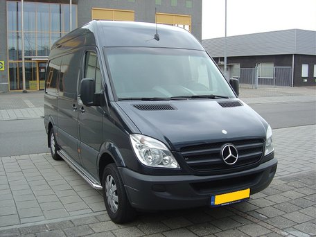 Mercedes Sprinter L3 sidebars 60 mm met RVS trede