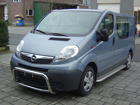 Renault Trafic 2001 tot 2014 L1 sidebars 60 mm met RVS trede