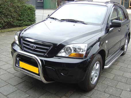 Kia Sorento 2002 tot 2006 sidebars 60 mm met RVS trede