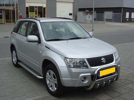 Suzuki New Grand Vitara vanaf 2006 Sidebars 60 mm met RVS trede