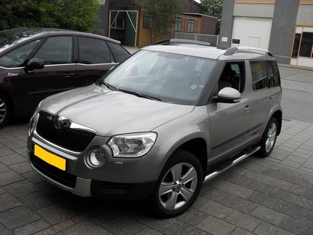 Skoda Yeti Sidebars buis 70 mm met steps