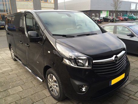 Renault Trafic 2014+ L1 sidebars buis 70 mm met 3 steps 