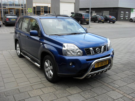 Nissan X-Trail van 2007 tot 2013 Sidebars buis 80 mm met steps