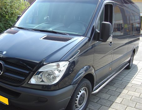 Mercedes Sprinter L3 sidebars 60 mm gebogen naar dorpel