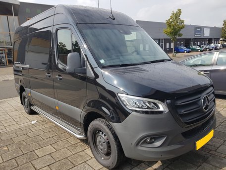 Mercedes Sprinter 2018 L2 sidebars 60 mm met RVS trede