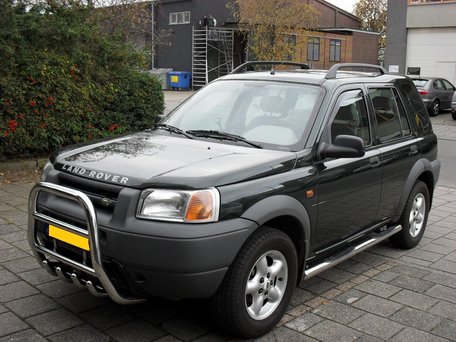 Landrover Freelander tot 2006 Sidebars buis 70 mm met 4 steps