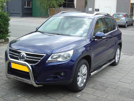 Volkswagen Tiguan Sidebars buis 70 mm met 4 steps