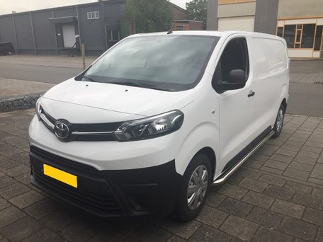 Toyota Pro Ace Sidebars buis 60 mm gebogen naar dorpel L1